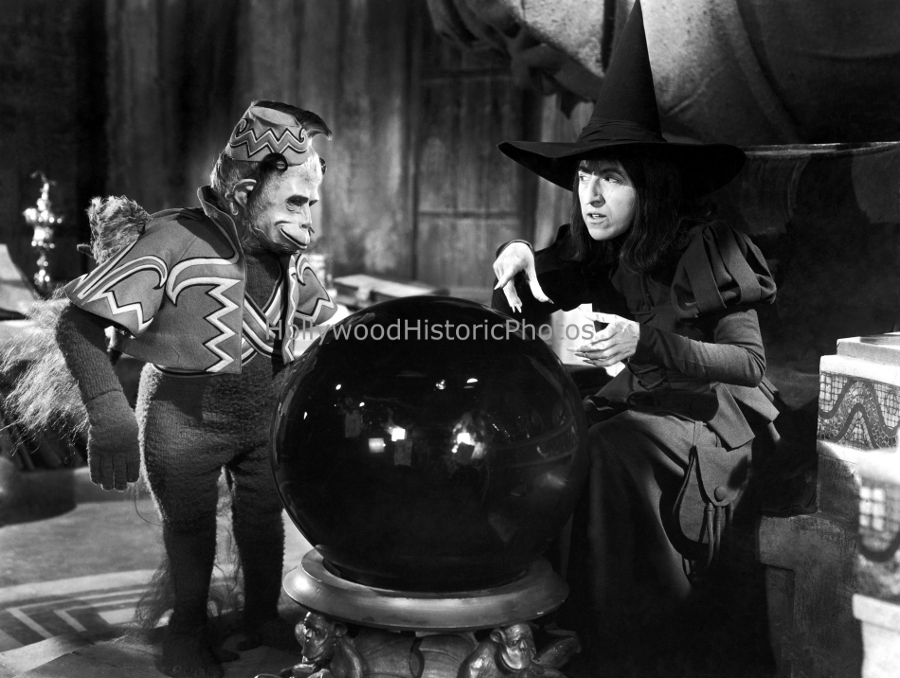 Wizard of Oz 1939 Margaret Hamilton Pat Walshe as Nikko WM.jpg